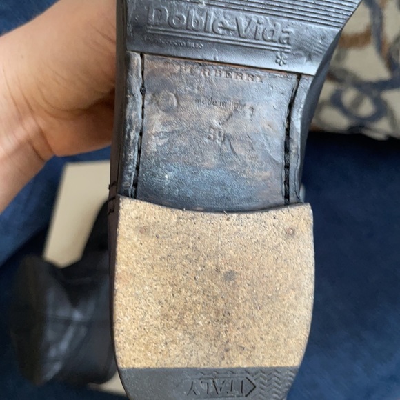 Black leather Burberry boots . Size 9 - Picture 7 of 8